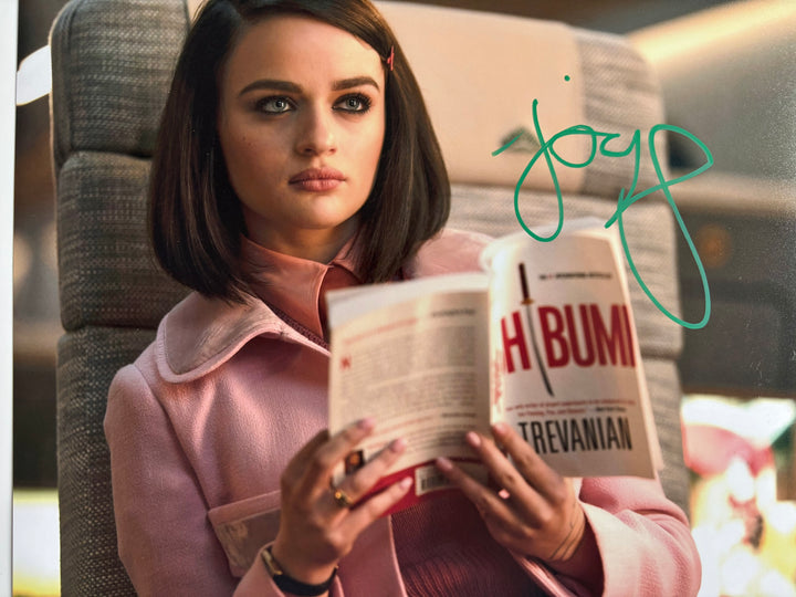 Joey King signed Autograph 8x10 Bullet Train, The Flash, The Kissing Booth, Practical Magic, Conjuring