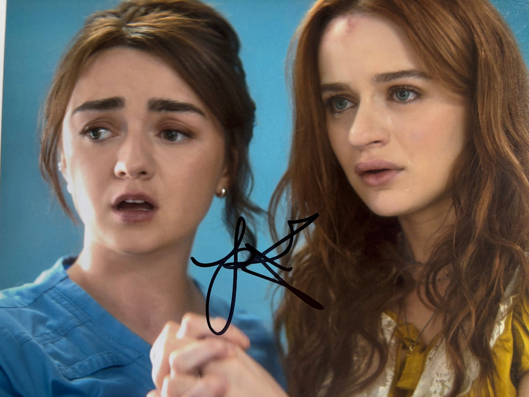 Joey King signed Autograph 8x10 Bullet Train, The Flash, The Kissing Booth, Practical Magic, Conjuring