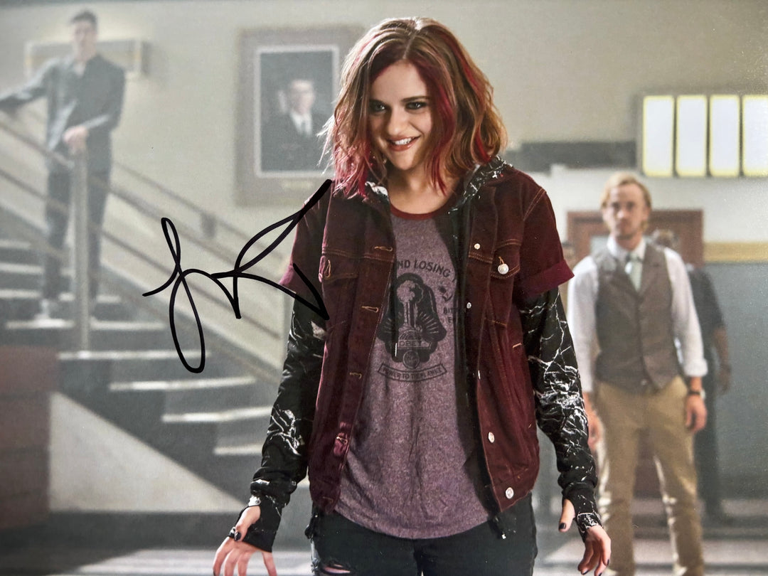 Joey King signed Autograph 8x10 Bullet Train, The Flash, The Kissing Booth, Practical Magic, Conjuring