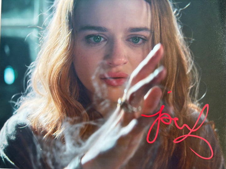 Joey King signed Autograph 8x10 Bullet Train, The Flash, The Kissing Booth, Practical Magic, Conjuring