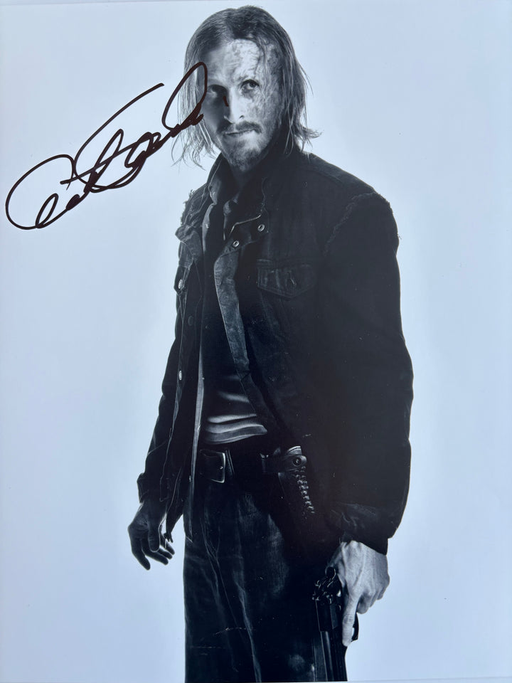 Austin Amelio signed Autograph 8x10 The Walking Dead