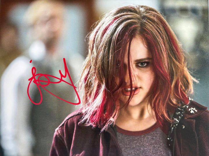 Joey King signed Autograph 8x10 Bullet Train, The Flash, The Kissing Booth, Practical Magic, Conjuring
