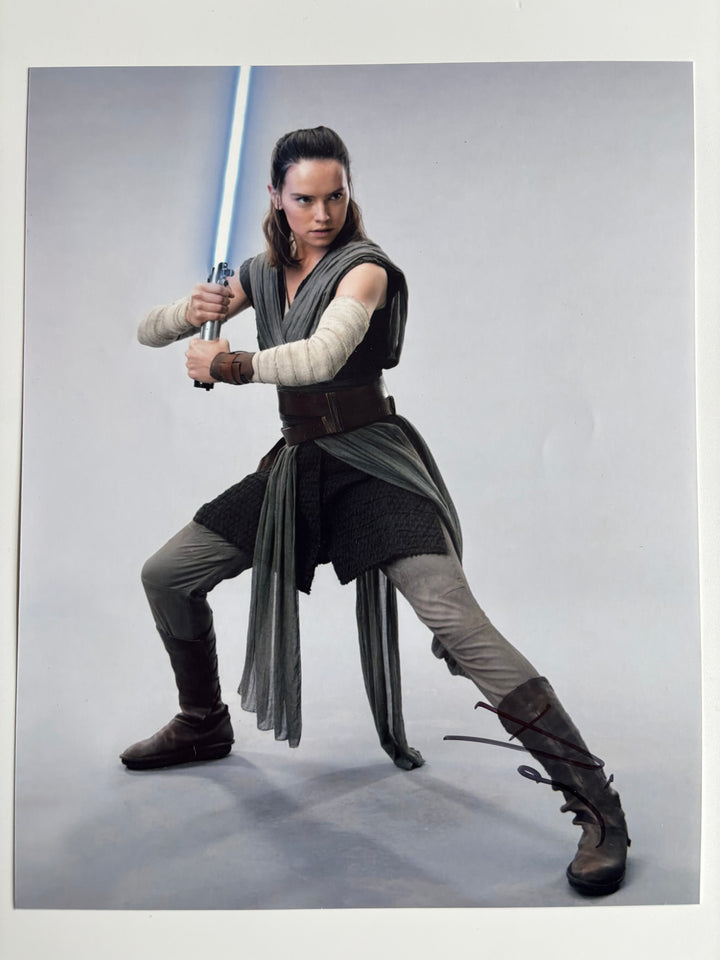 Daisy Ridley signed Autograph 8x10 Star Wars